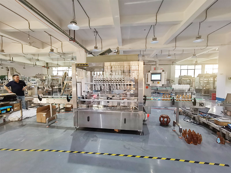 多头全自动消毒水灌装机-智能液体灌装设备(图2) 多头全自动消毒水灌装机-智能液体灌装设备(图2)